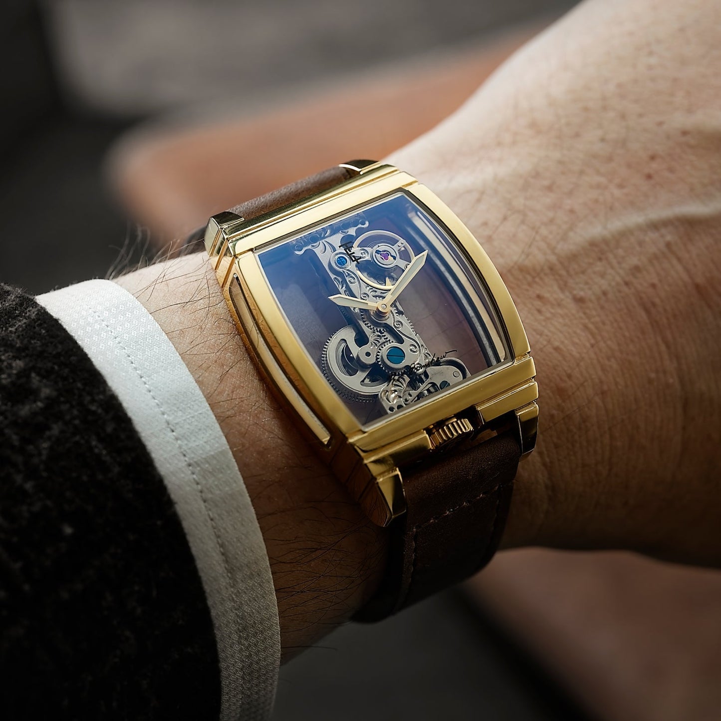 Thomas Earnshaw Discovery Wolver Bridge Mechanical Golden Brown